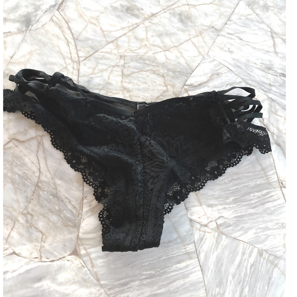 Victorias Secret Very Sexy Black Lace Strappy Side Cheeky Panty Lingerie Small